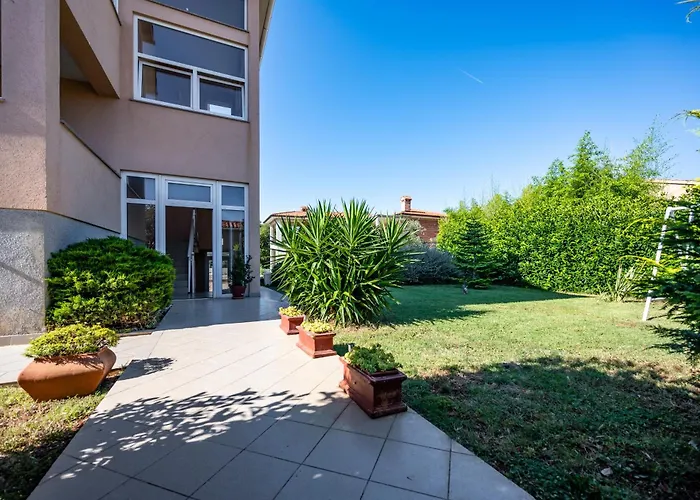 Casa Serena 아파트